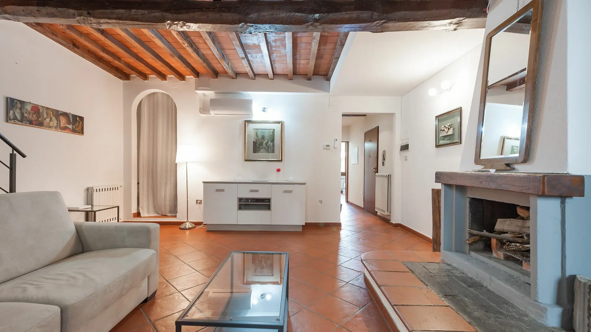 Apartment In Florence Italy