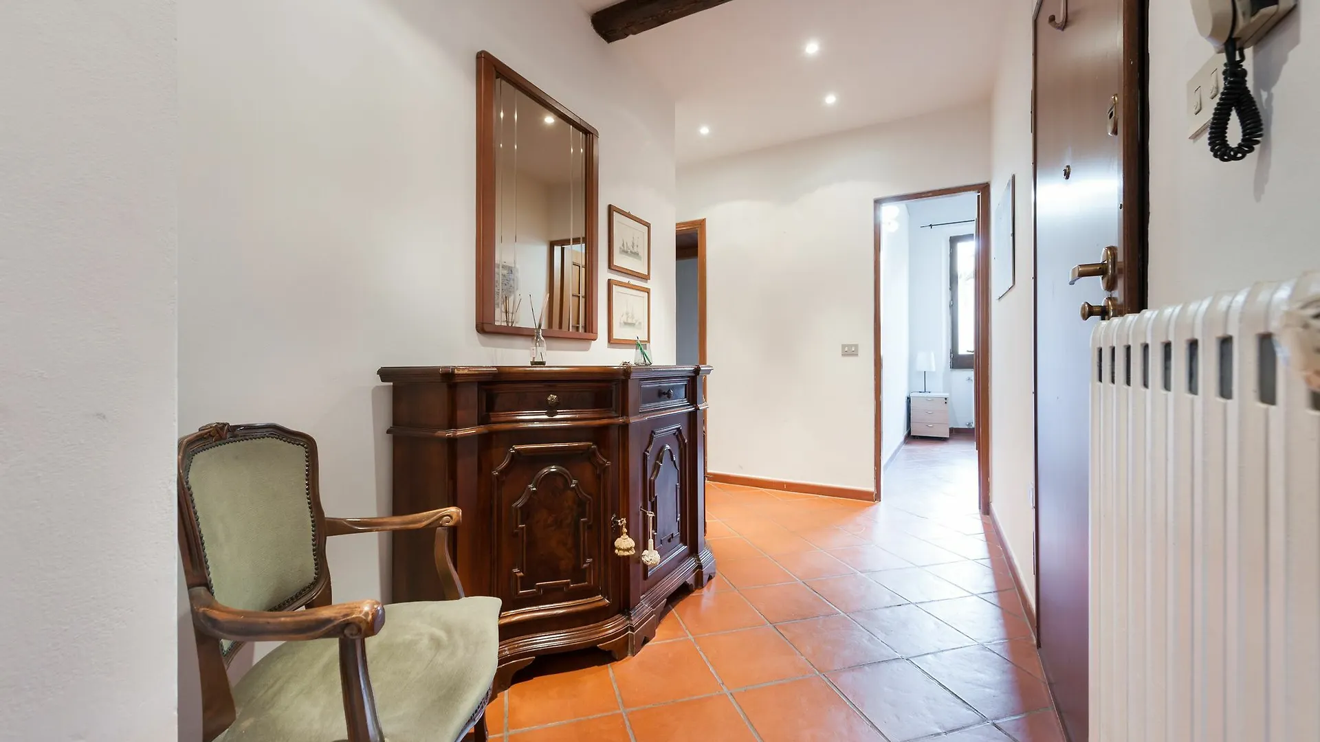 Apartment In Florence