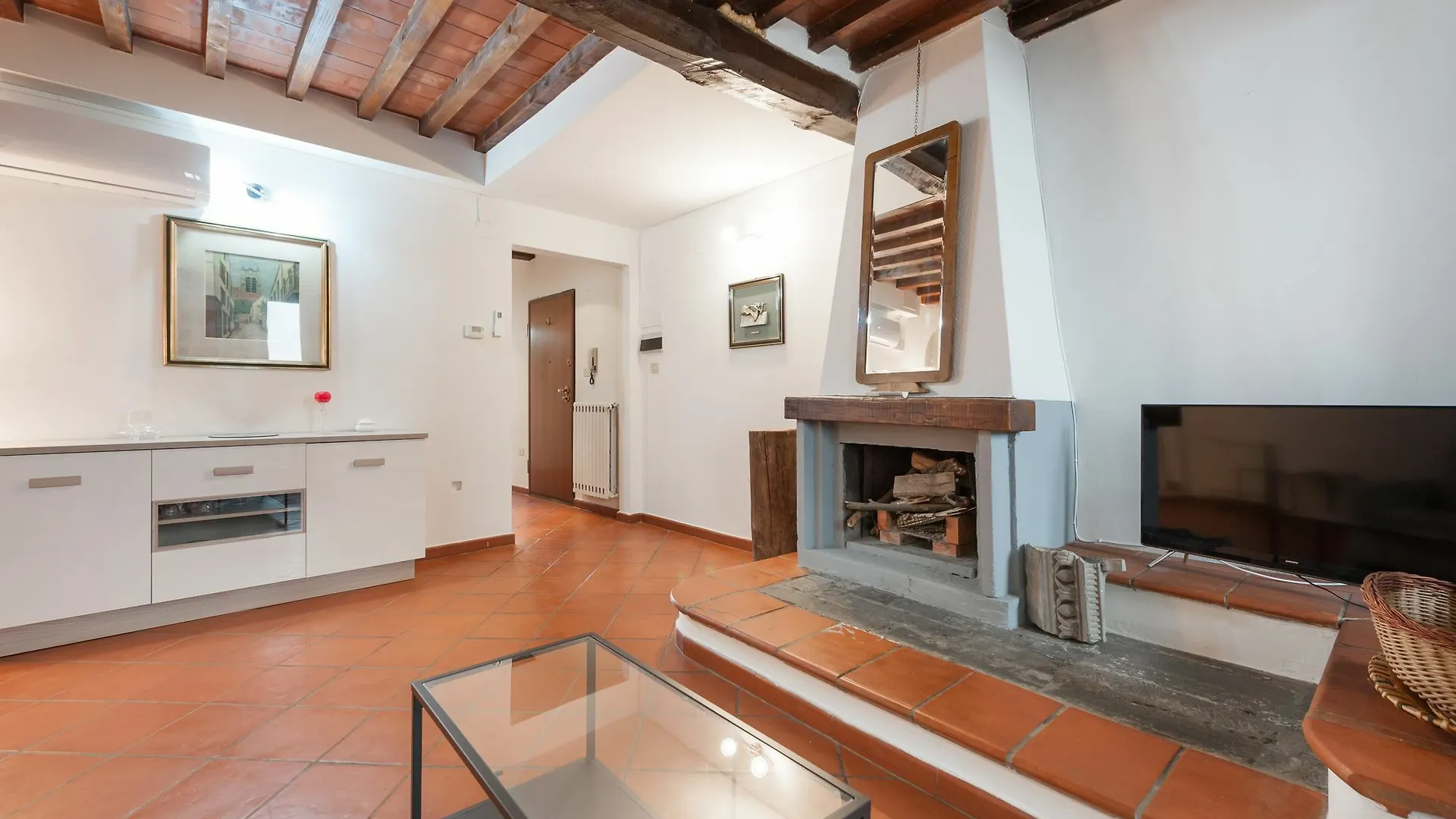 Apartment In Florence Italy